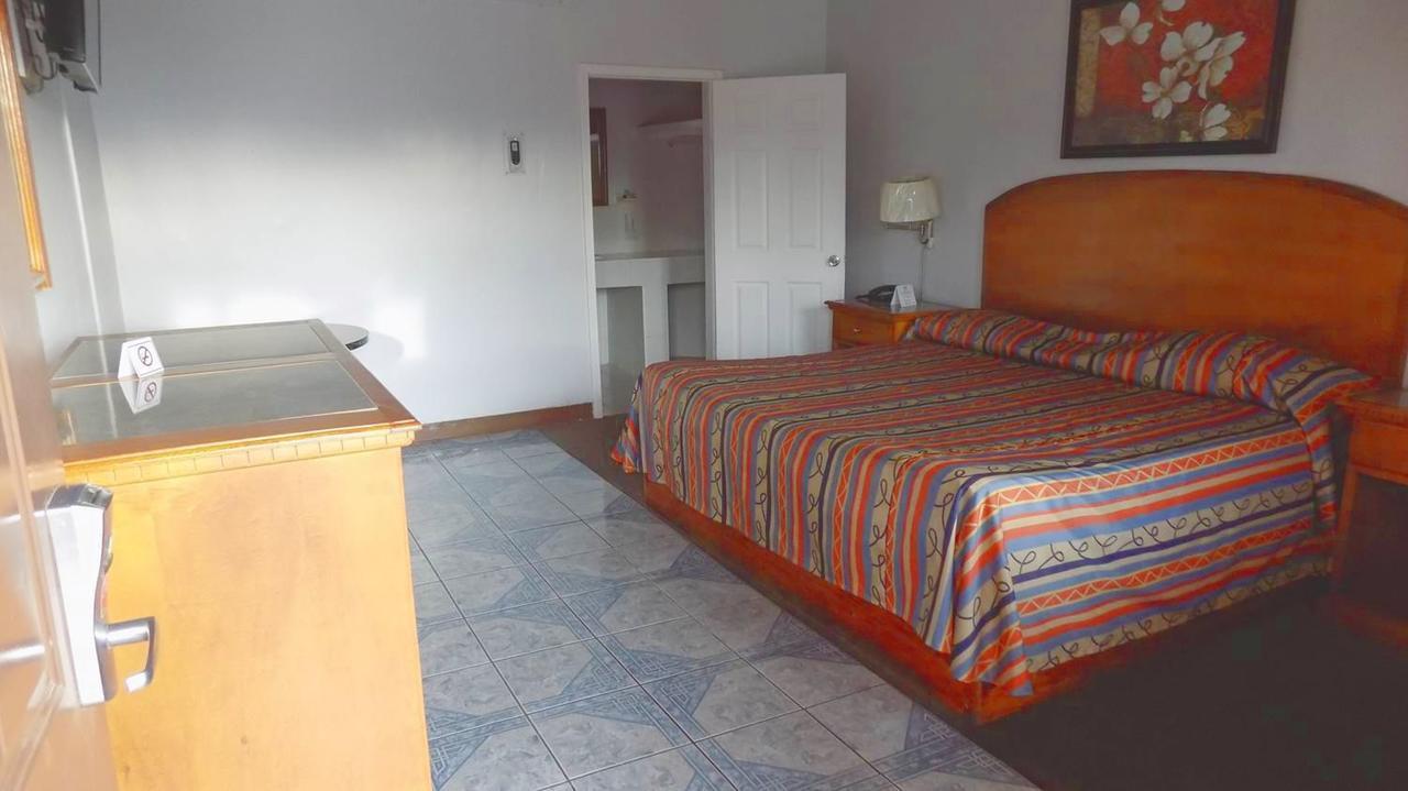 Hotel Del Camino Cuauhtémoc Εξωτερικό φωτογραφία